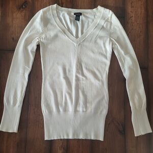 Rue21 Women's Ivory V-Neck Sweater
